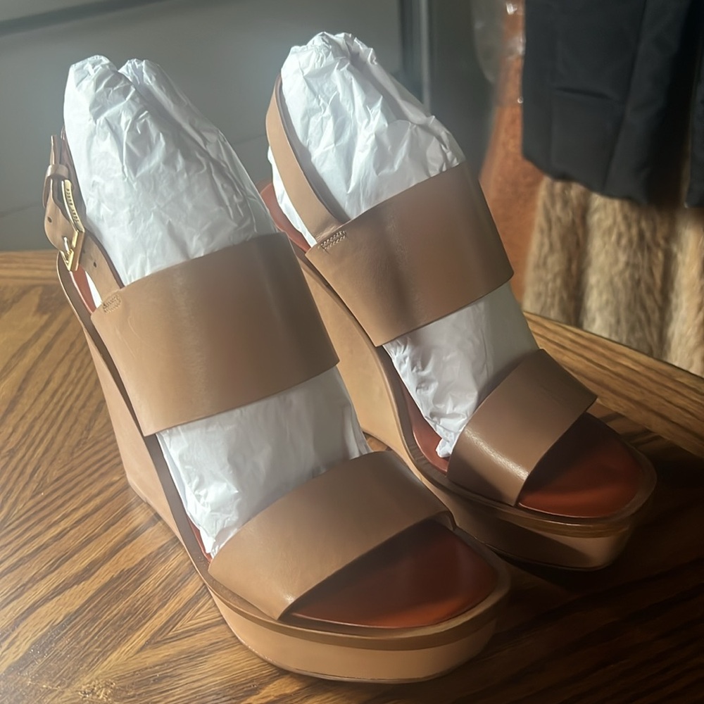 ⚡️SALE⚡️ NIB Tory Burch Lexington Leather Wedge Sandals